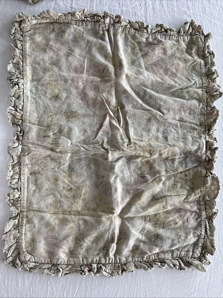 Almohada estándar vintage Bella Notte de lino con volantes Foto 4 de 4