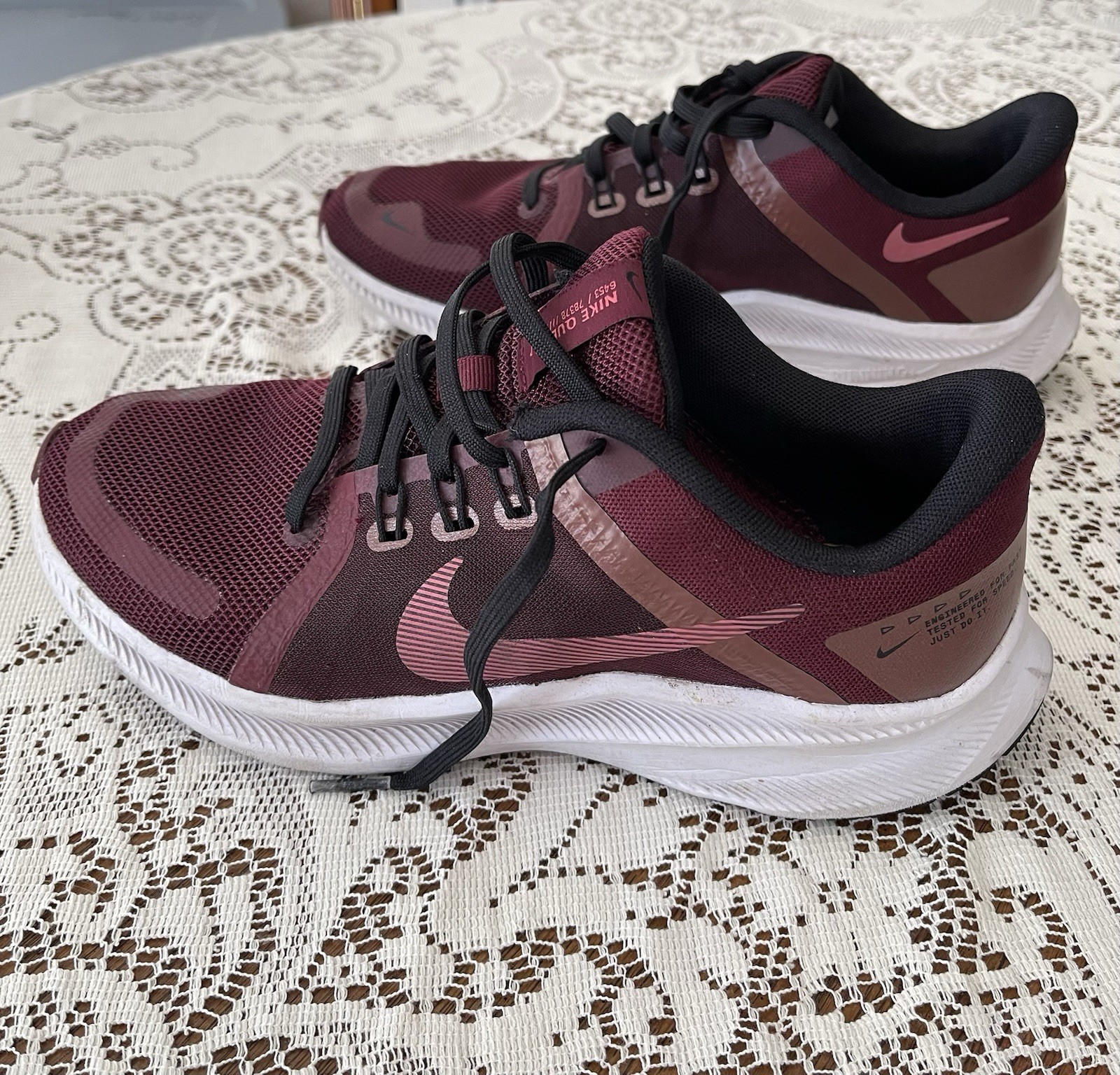 PONY Scarpe da corsa Nike Quest 4 da donna rosso barbabietola scuro taglia 8 #DA1106 600