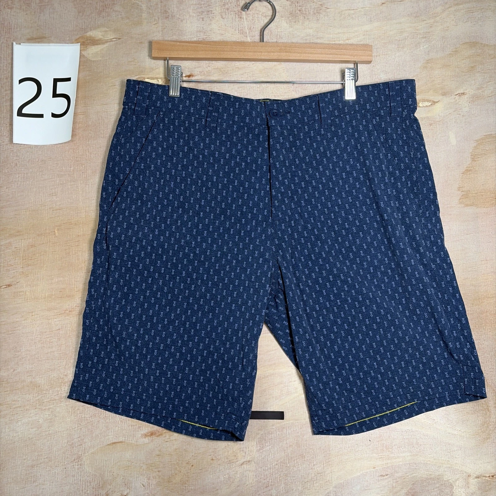 Eddie Bauer Travex Shorts Mens 36x9” Blue Fish Bone Nylon Performance