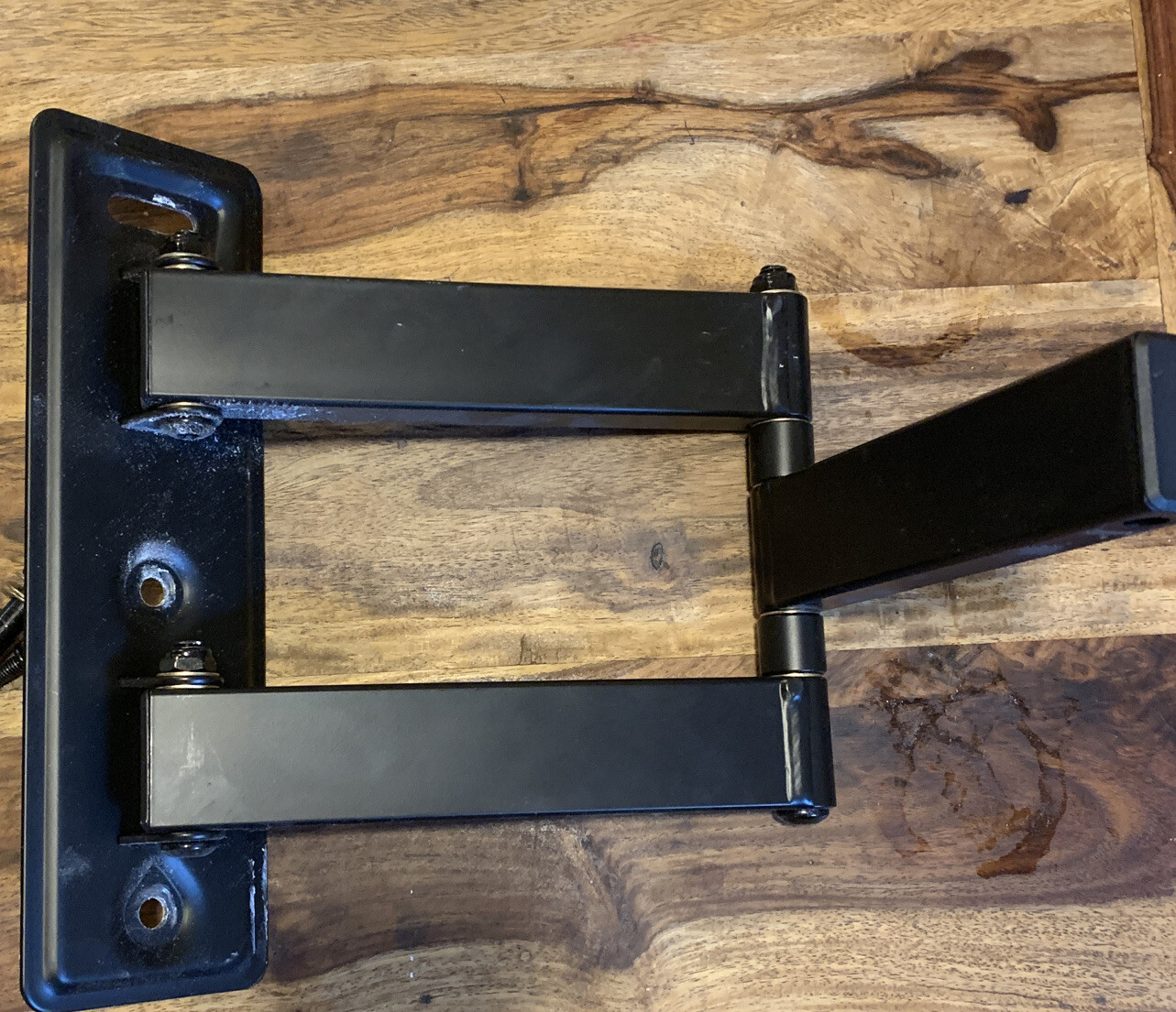 Moving Adjustable TV Wall Mount 4RY1 E354445 Holds 80lbs Model XD2473