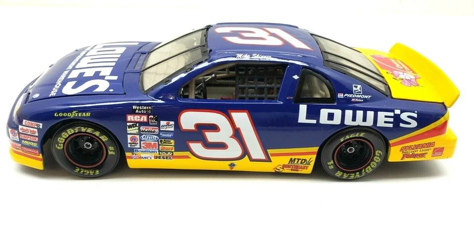 Mike Skinner #31 Lowe's 1997 Chevy Monte Carlo 1:24 Action Elite 1 of 5,000 - Image 3 of 4