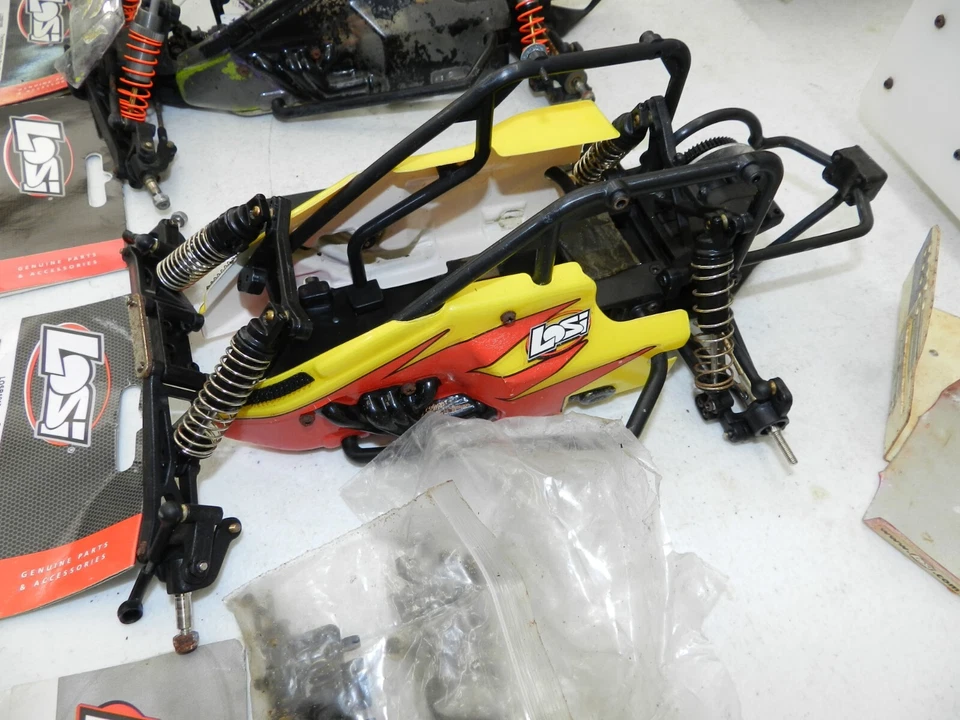 Losi Mini Sprint Slider Oval Dirt Radio Controlled Car LOT FOR PARTS OR REPAIR - Image 2 of 4