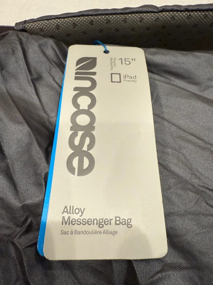 Incase, Alloy Messenger Bag, Fits Up To Macbook Pro 15", Color Steel Padded - Image 4 of 4