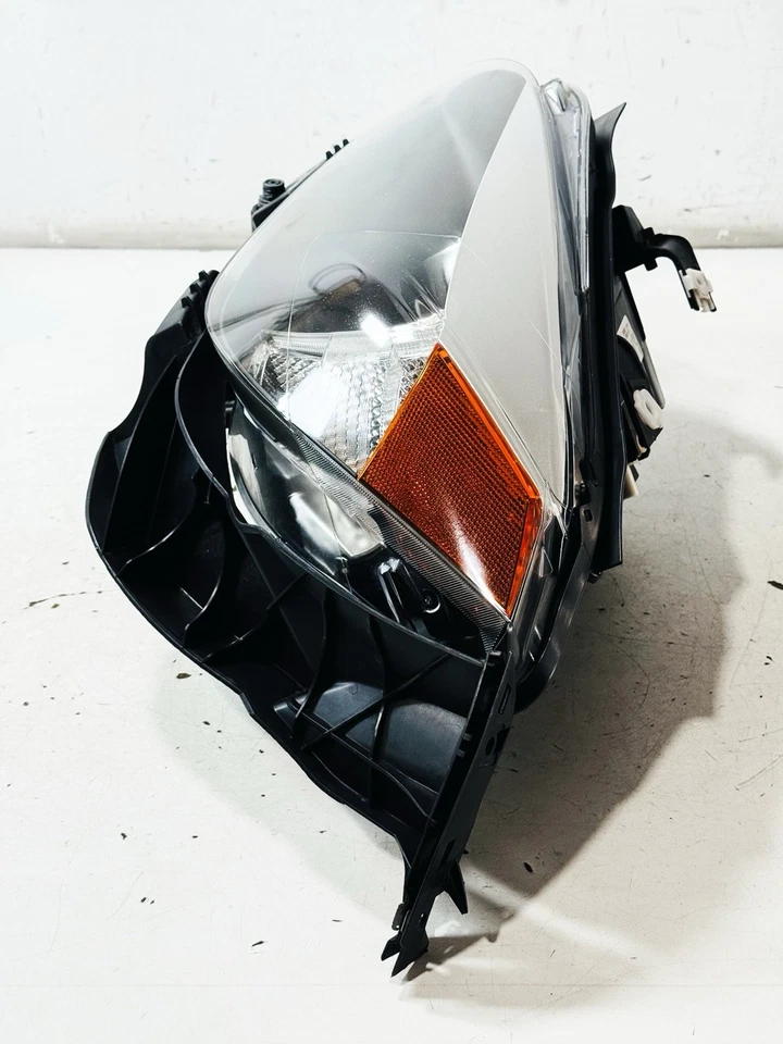 2013-2015 BMW X1 (E84) LEFT FRONT DRIVER HALOGEN HEADLIGHT LIGHT LAMP - Image 3 of 4