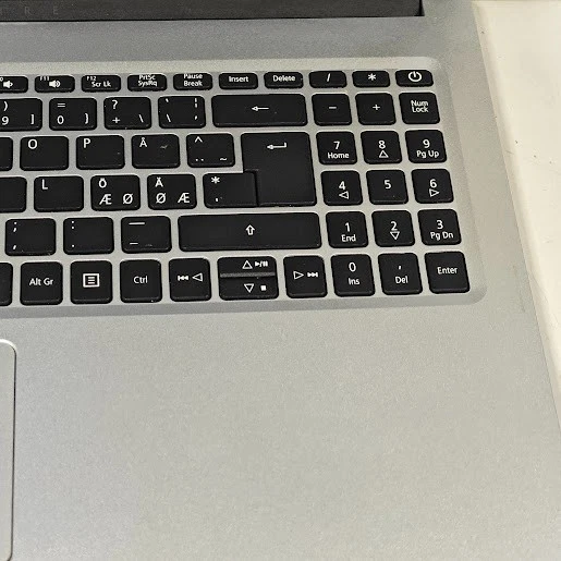 Acer Aspire ES1-331-C09Z Laptop - Image 4 of 4