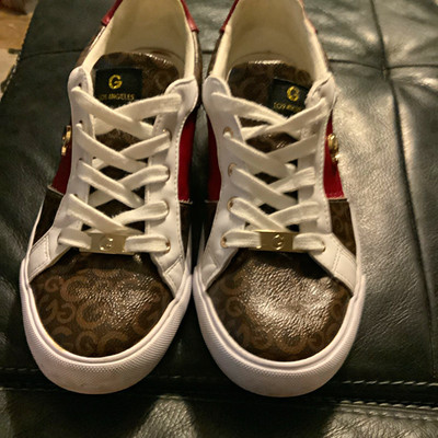 Guess Women s Leather Low-Top Lace-Up Logo Print Sneaker Brown/White/Red 8M