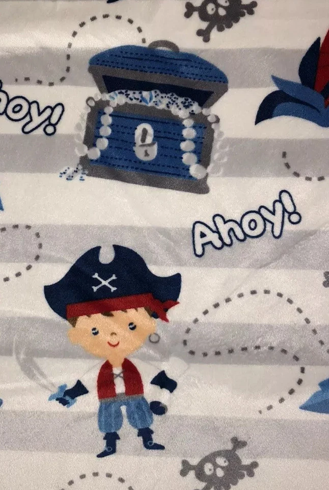 海盗男孩白色灰色婴儿毯毛绒可爱宝箱棕榈树阿霍伊 — 第 3/4 张图片