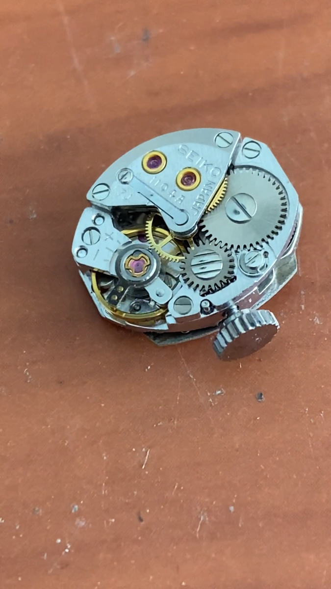 VINTAGE LADIES SEIKO WRIST WATCH, REF # 1104-3050, CAL. 1104A