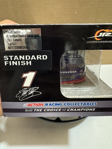 Rare* Elliott Sadler #1 OneMain Financial Autographed 2017 1/24 Diecast - Picture 8 of 9