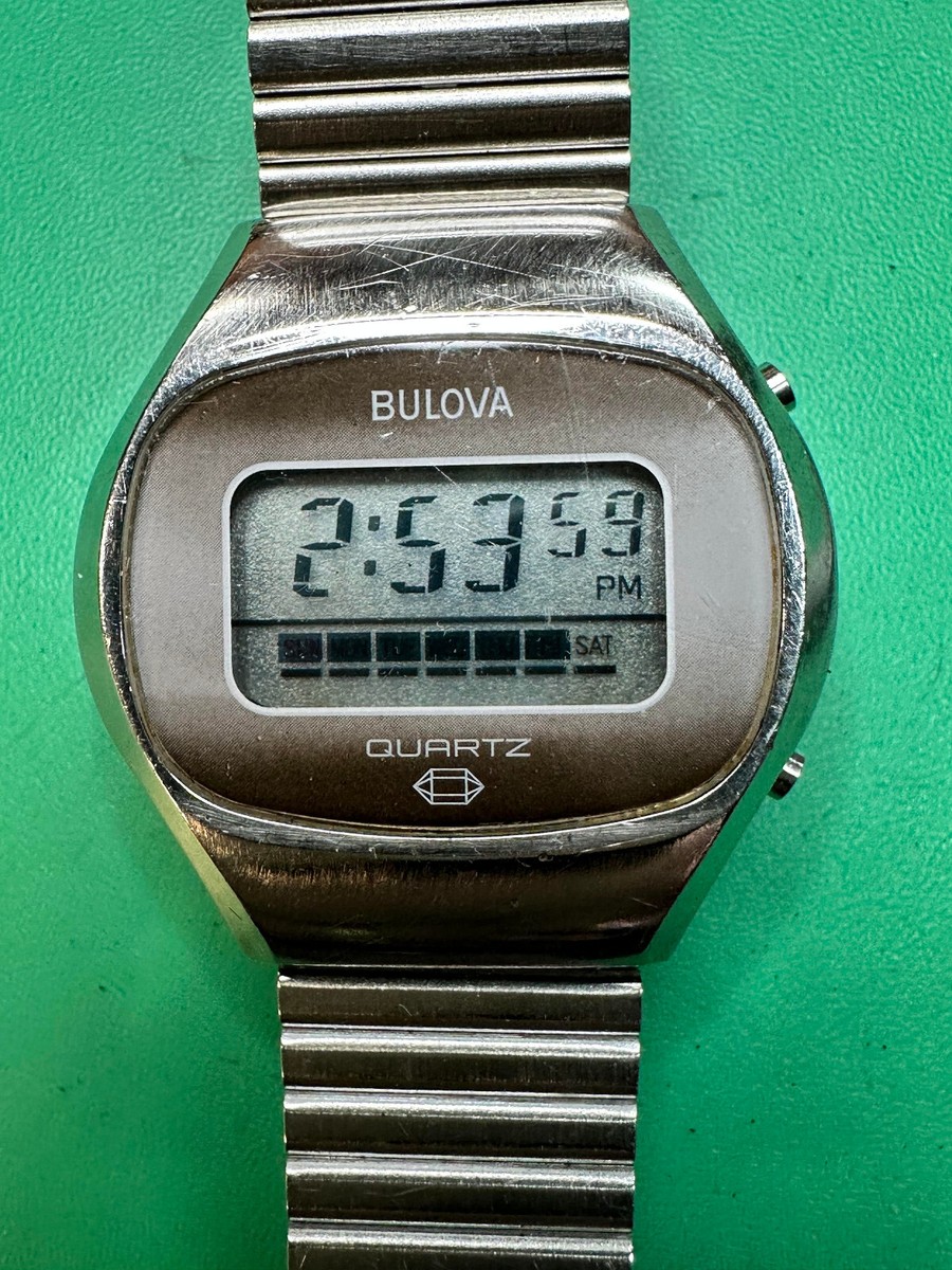 Vintage Bulova Large LCD Gold Tone Quartz Chronograph Watch Series