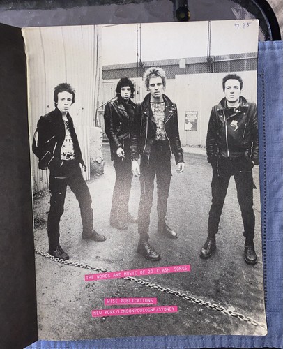 The Clash Songbook Wise Publications 20 Songs Full Lyrics Sheet Music - Picture 5 of 13