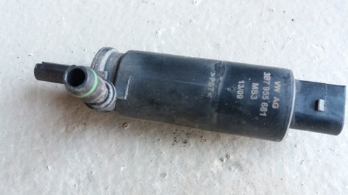 VW Scirocco III  Wischwaschpumpe Scheibenwaschpumpe 3B7955681 Waschwasserpumpe
