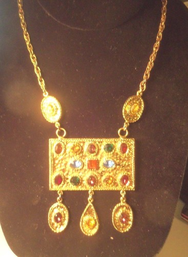 RARE HOLLYCRAFT DEMI PARURE...MULTI COLORED ....50'S....NECKLACE AND EARRINGS... - Picture 11 of 11