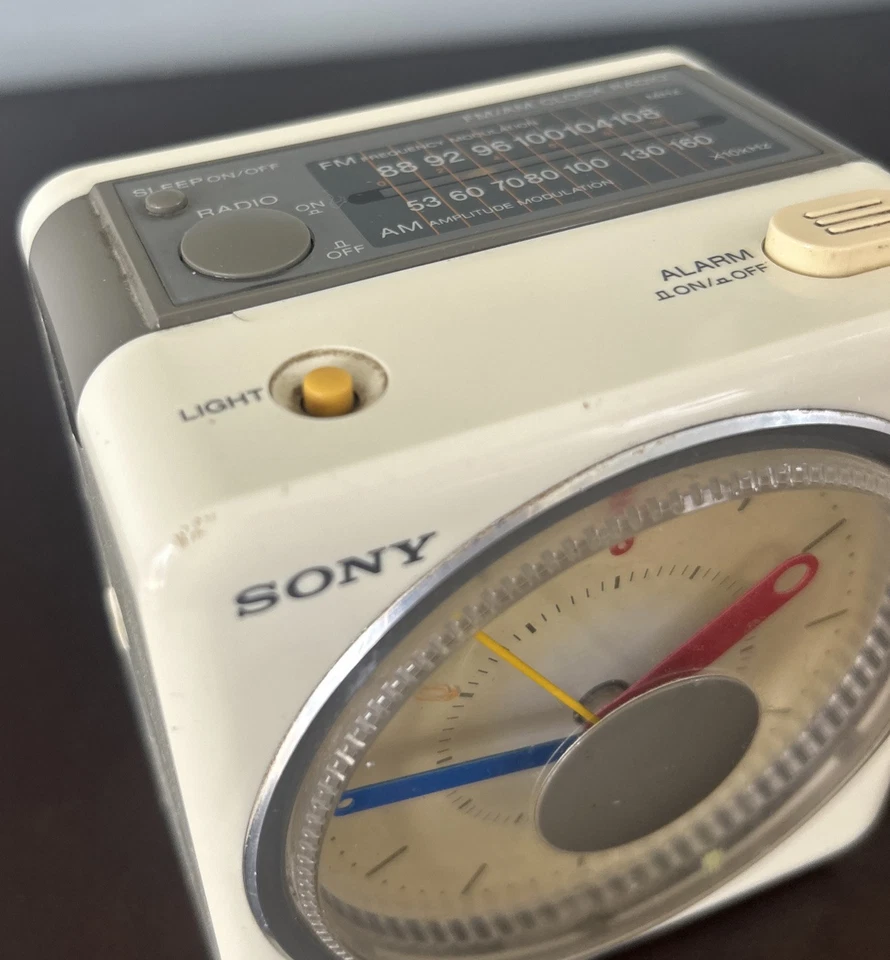 Sony White ICF-A10W Analog Clock Radio Vintage TESTED READ - Image 3 of 4
