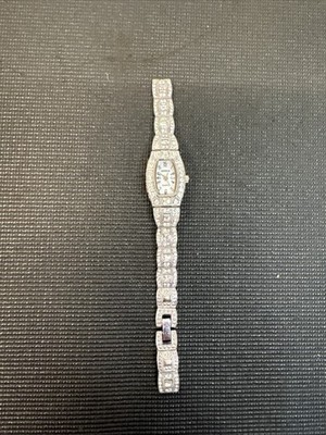 Jw1 Geneva Crystal Women s Watch - Broken Band C38
