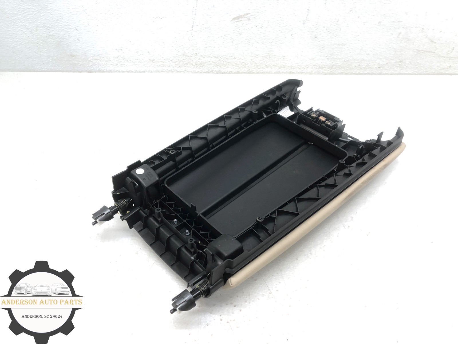 2014-2021 MASERATI QUATTROPORTE CENTER CONSOLE ARMREST STORAGE LID OEM #NOTE