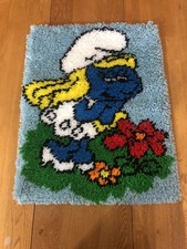VINTAGE SMURFETTE LATCH HOOK COMPLETED RUG HANGING TAPESTRY PEYO 24  x 18  