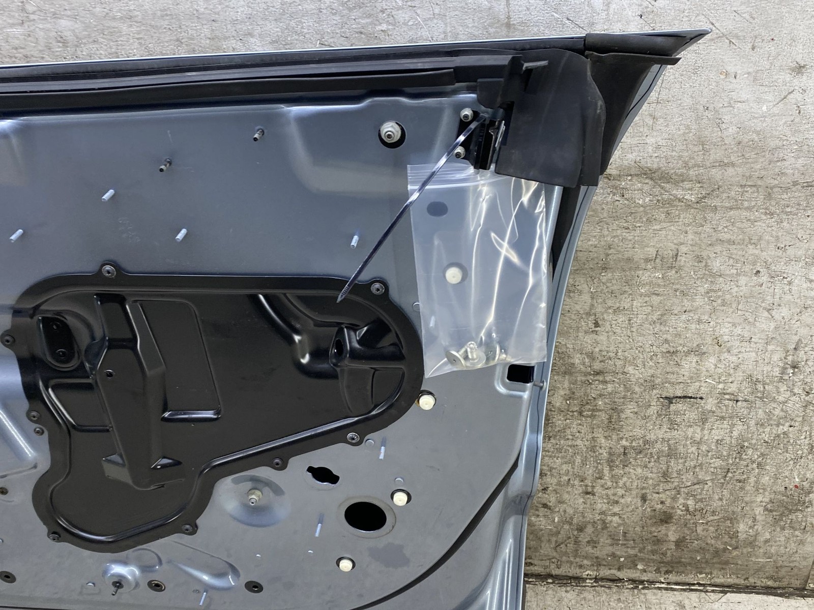 2020-2025 ASTON MARTIN DBX OEM RH FRONT RIGHT DOOR W/O GLASS *LIGHT SCRATCHES*