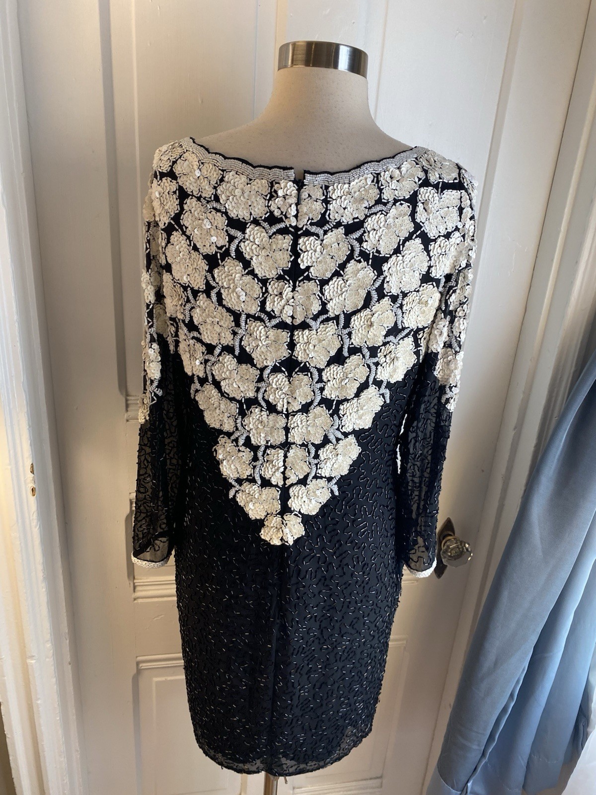 OLEG CASSINI BLACK TIE SILK  DRESS-WHITE SEQUIN  TOP BLACK BEADED BOTTOM-SIZE8!