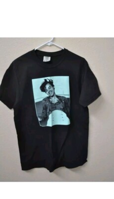 HARRY STYLES Love On Tour 2021 Size M Black T-Shirt 
