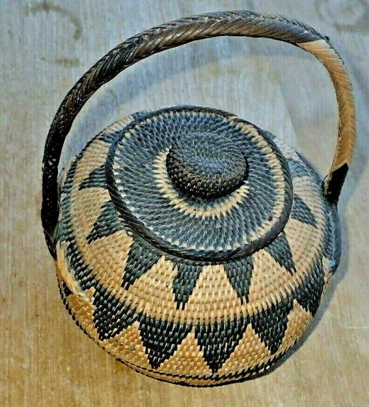 woven basket, Southern highlands, Papua New Guinea, vintage