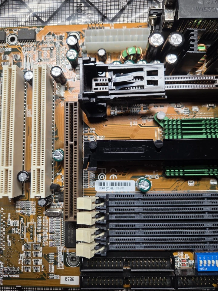 FIC VB-601 Slot 1 Motherboard (Intel 440BX ATX) w/ I/O Shield & Manual - Image 3 of 4