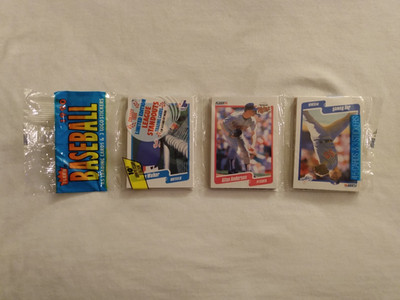 1990 FLEER BASEBALL RACK-PAK w/ LARRY WALKER ROOKIE SHOWING ON TOP