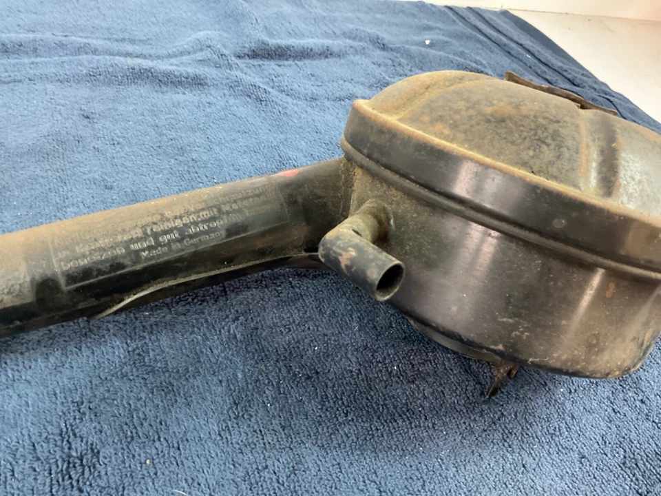 Carcasa filtro aire diésel Mercedes-Benz Ponton 180D W120 Foto 3 de 4