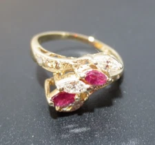14K YG LADIES NATURAL RUBY & DIAMOND CLUSTER RING SZ 6 2.67 grams (A20096-2)