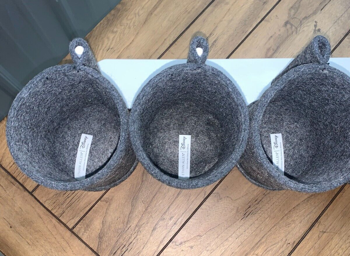 Ethan Allen Disney Collection "Fantastic" Felt Art Décor Holder/Rack 43-0650 (B)