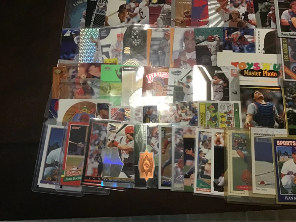 IVAN RODRIGUEZ Oddball Insert & Regular issue Baseball  RANGERS YOU CHOOSE - Image 3 of 4