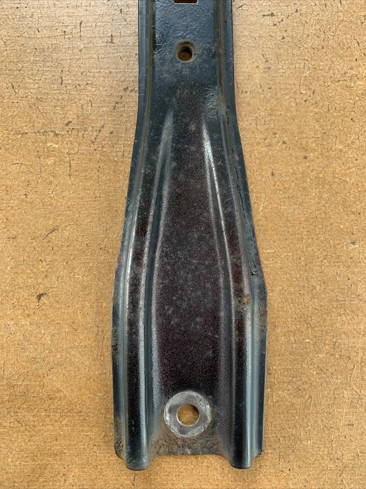 Infiniti QX4 1997-2003 soporte de pestillo de capó soporte vertical con sensor OEM Foto 2 de 4