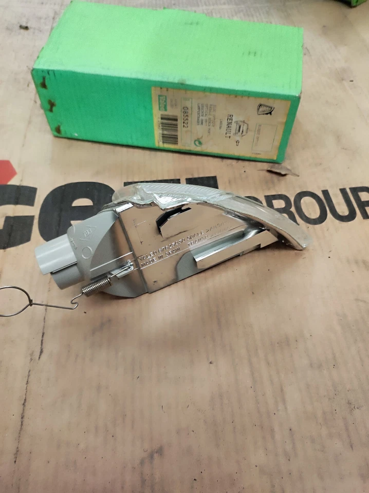 JUEGO REPUESTOS RENAULT LAGUNA V6 16V 24V INDICADOR LATERAL VALEO 08522 08523 Foto 3 de 4