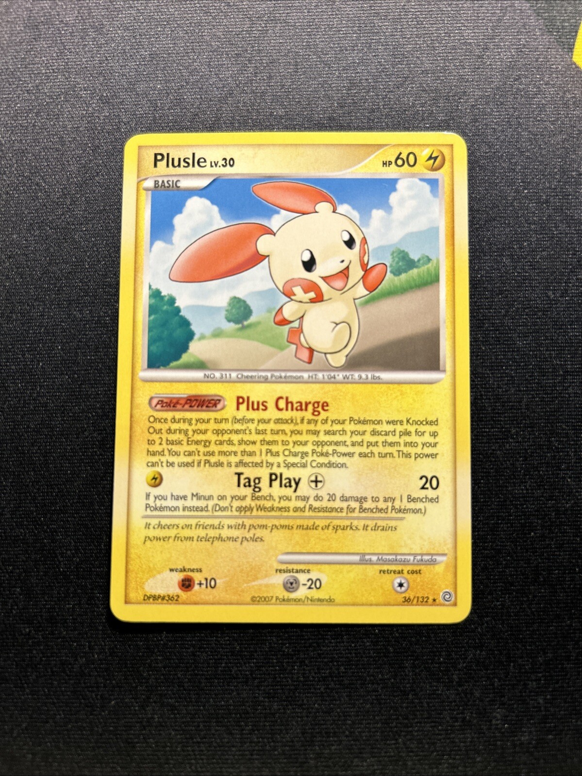Plusle 36/132 NM -Vintage Rare Pokémon Card- Secret Wonders (7c)