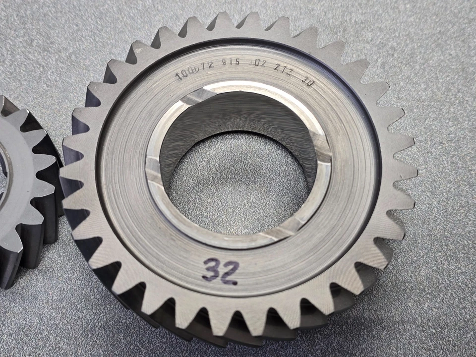 MUY BONITO JUEGO DE ENGRANAJES ORIGINAL PORSCHE 911 915 TRANSMISIÓN KW 20:32 SEGUNDA VELOCIDAD #68 Foto 3 de 4