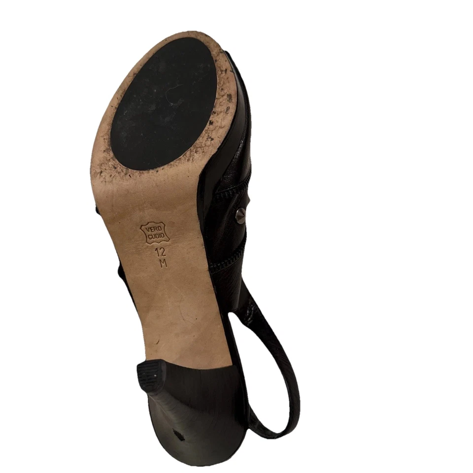 Vaneli Mujer Zapatos 12M Punta Abierta Correa Trasera Pump con Tachuelas Tacones Altos Foto 3 de 4