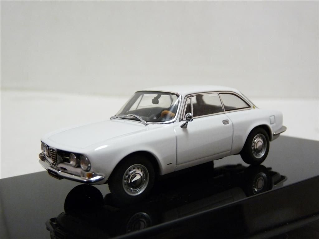 アルファロメオ オートアート 0 model AutoArt Scale AUTOart 1/43