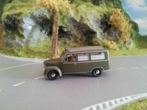 Busch Militärfahrzeugmodelle im Maßstab 1:87