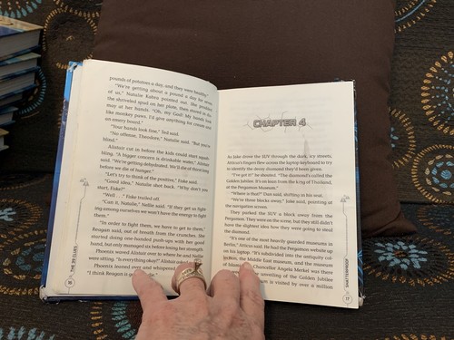 The 39 Clues Cahills vs. Vespers: Shatterproof Bk. 4 by Roland. First Edition. - Bild 5 von 12