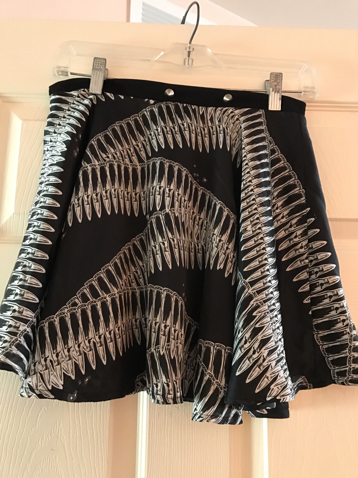 LF STORES Bone Pattern Skirt Size Small - image 3