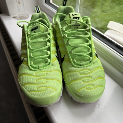 fluorescent green nikes