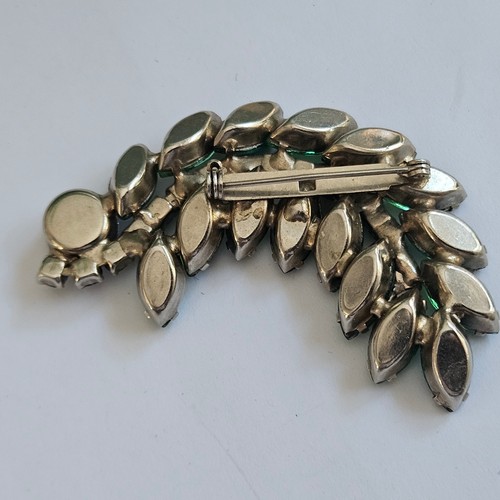 choose one Vintage brooch for yourself from my collection, pick by one! - Foto 66 di 109