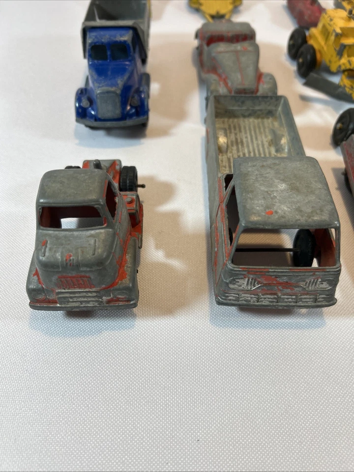 Lote de Coches de Juguete Tootsie De Colección Diecast Metal Prensado 19 Piezas Camión Sedanes Vagón Foto 2 de 4