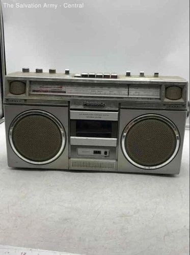Panasonic RX-5030 Gray AM/FM Radio And 2-Way 4-Speaker System Boombox