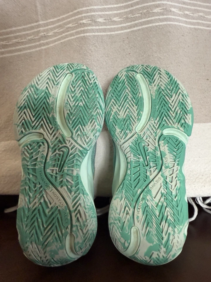 Nike Little Kid Size 11C Giannis Immortality 2 Basketball Sneakers, No Laces - Image 4 of 4