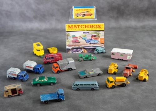 Lot of  19 Matchbox and Lesney Die Cast  Black  & Grey Wheel Vehicles #R6