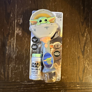 Little Kids Star Wars Mandalorian Grogu Light-Up Bubble Wand 2021 MPN 3221WM05