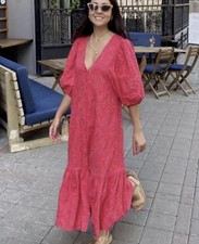 ABITO ZARA CON RICAMO TAGLIATO ROSSO MIDI SCOLLO A V NUOVO TAGLIE XS M REF....