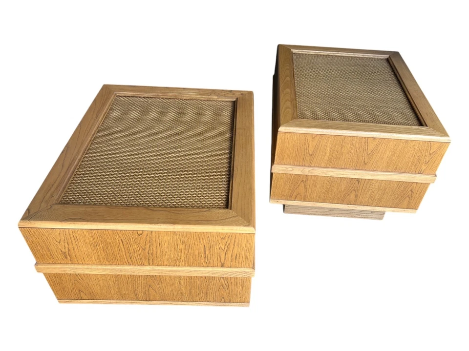 Mesa de centro de cóctel vintage moderna de mediados de siglo de nogal y laca negra Foto 3 de 4