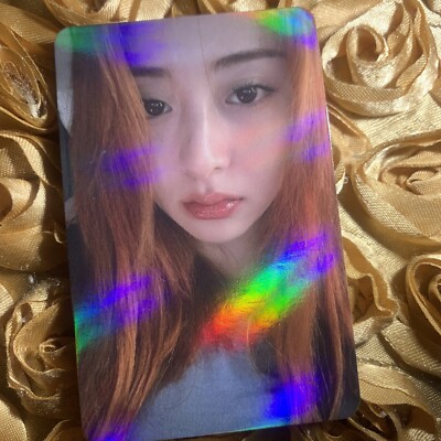 YUNJIN LE SSERAFIM Edition Celeb K-pop Pretty Girl Shiny Photo Card Red Daze